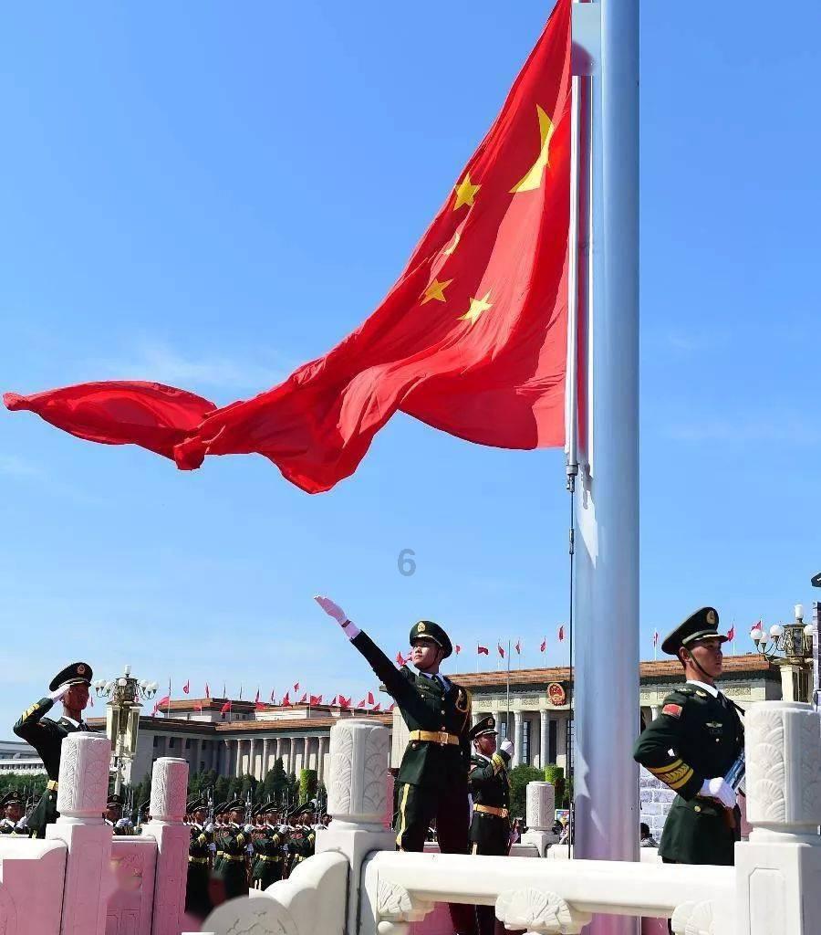 迪拜王储妃谢克哈娘家人实力爆出,宫外豪宅堪比皇宫,同父异母妹妹是画家